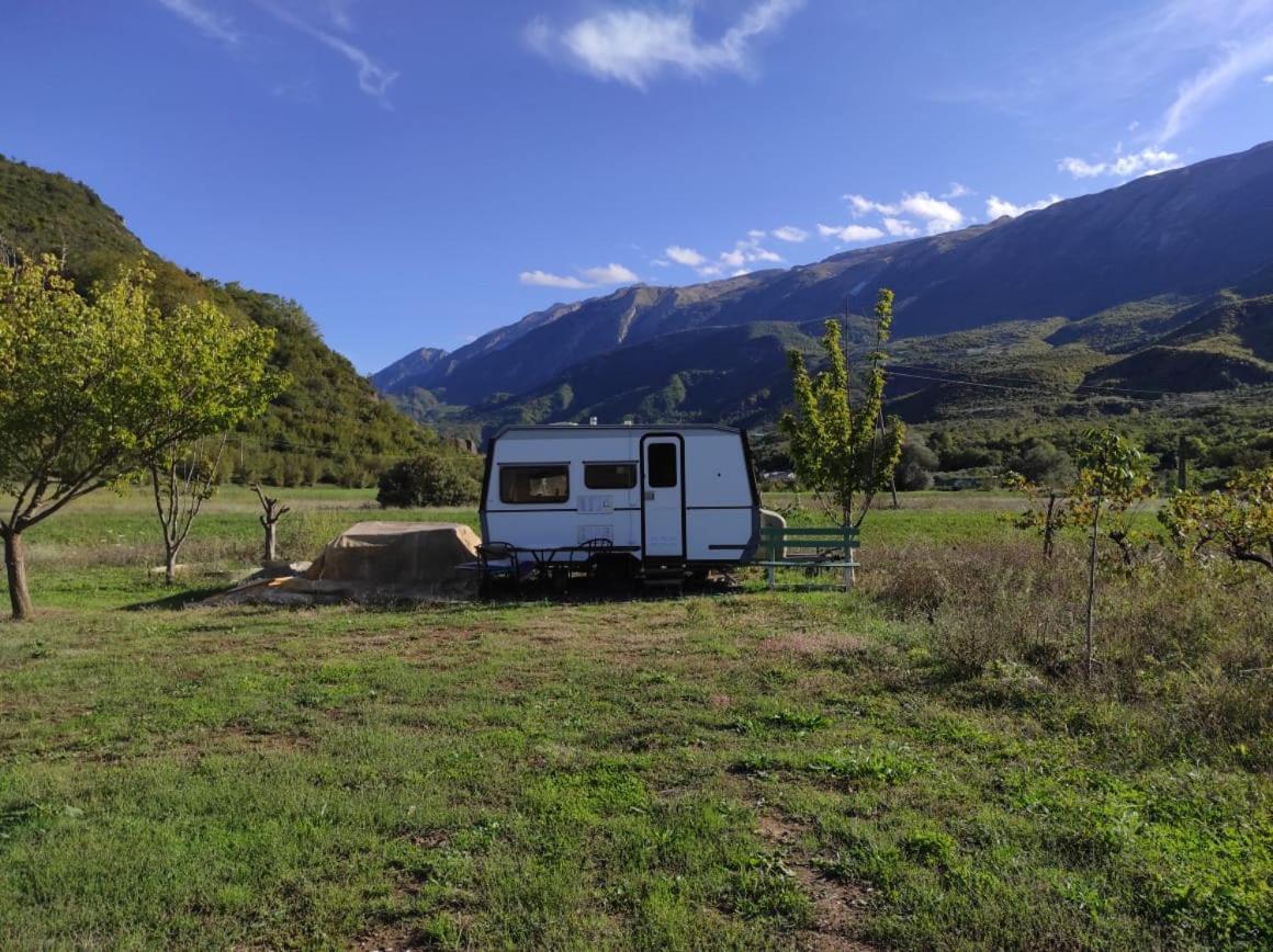 Hotel Albturist Ecocamping Permet & Outdoor Sports Center Exteriér fotografie